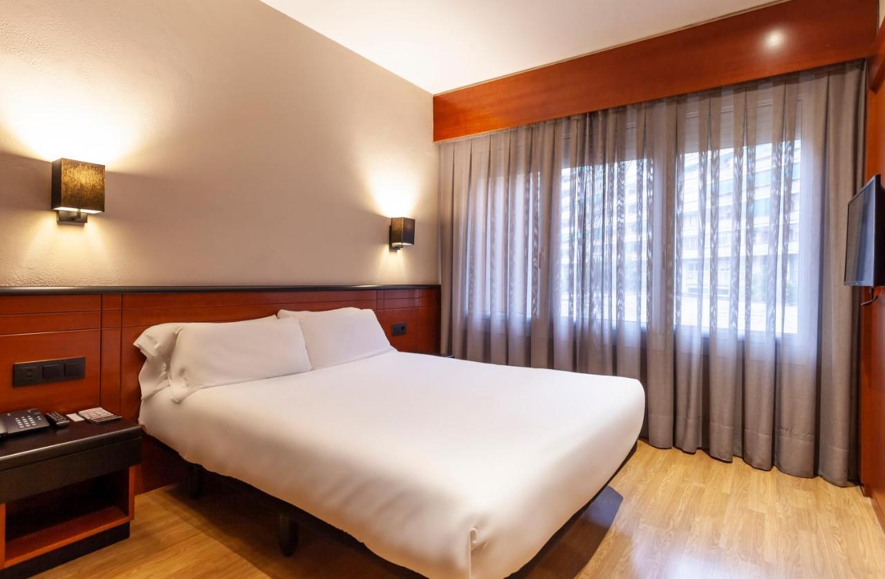 Hotel Derby Barcelona Bagian luar foto